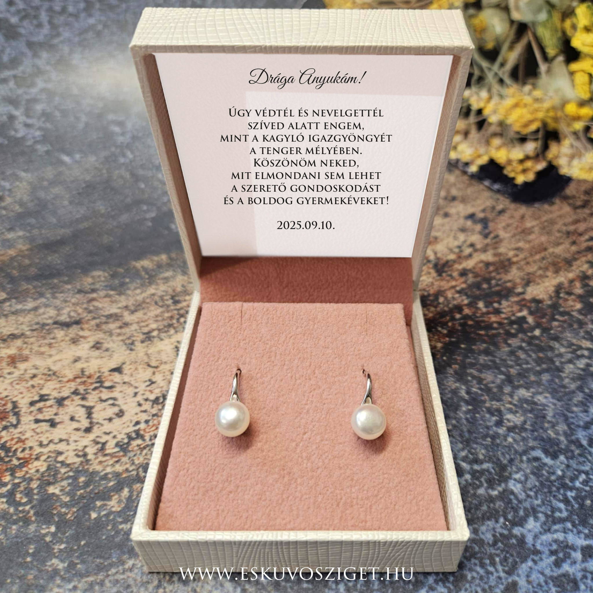 gyongy-fulbevalo-feliratozhato-szemelyes-ajandek-szoveggel-doboz-diszdobozban-noi-ajandek-ekszer-ezust