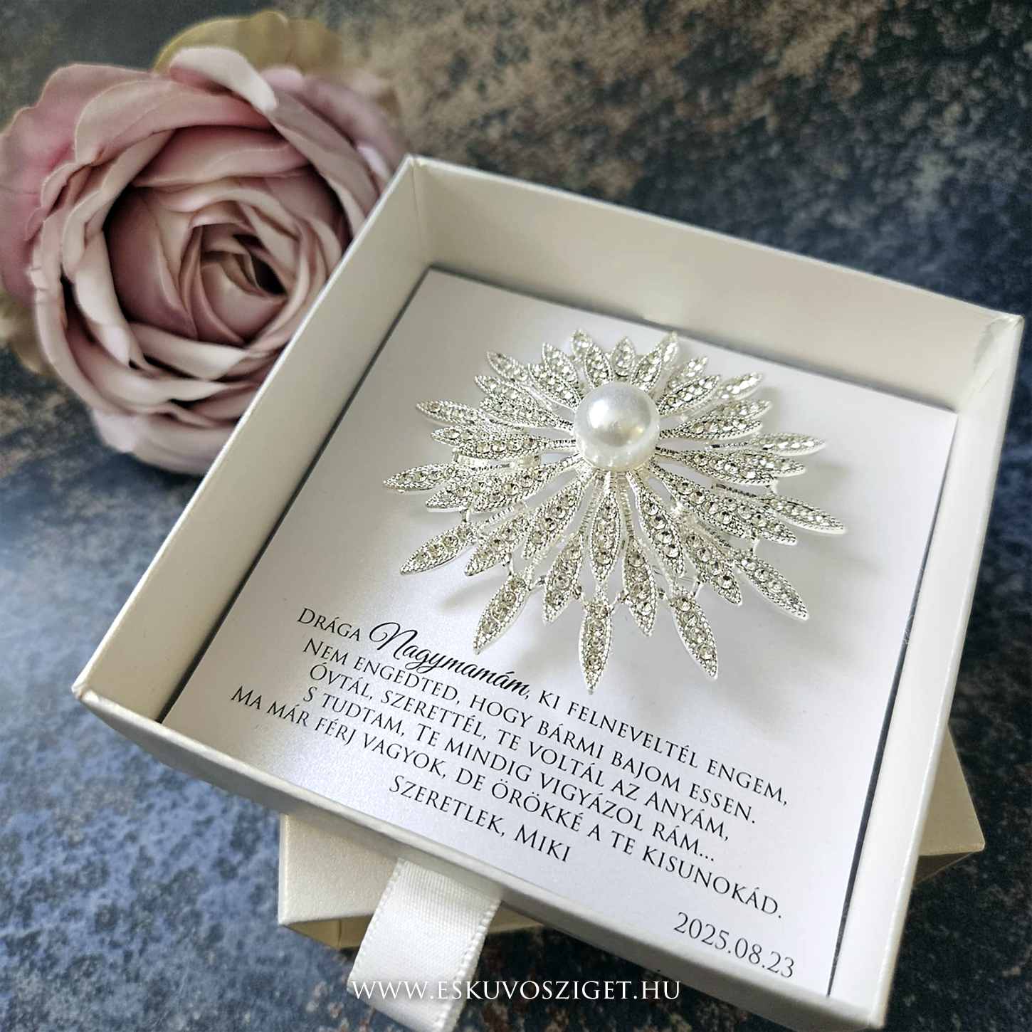 bross-oromanya-nagymama-ajandek-kituzo-tu-elegans-ekszer-helyett